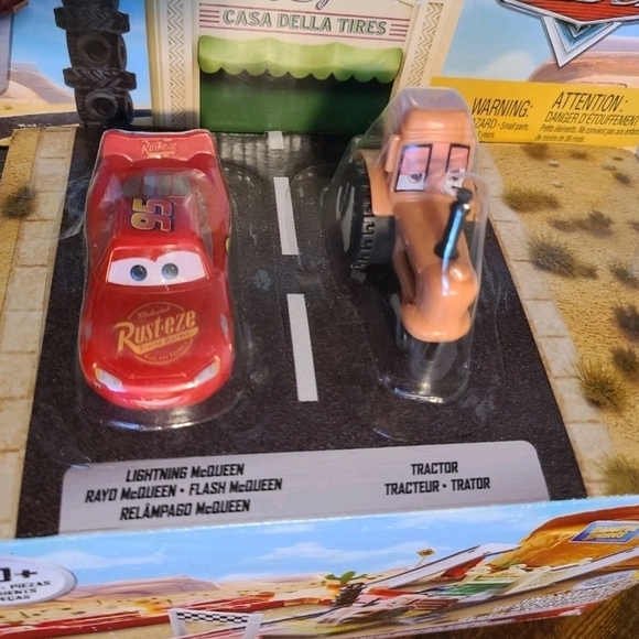 Disney Cars Racing Track with Red and Orange - Picture 3 of 4